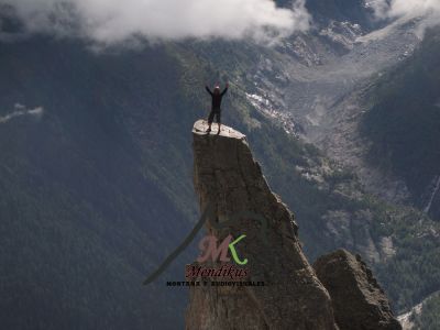 Escalando en las Aiguettes de Argentiere
Escalando en las Aiguettes de Argentiere
Palabras clave: Escalando en las Aiguettes de Argentiere