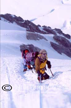 Ascendiendo a CII. Gasherbrum II. Pakistan
Palabras clave: Gasherbrun II, Banana, Luis Basarrate, Mendikus