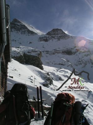 Saliendo del Refugio de Valsorey (Suiza)
