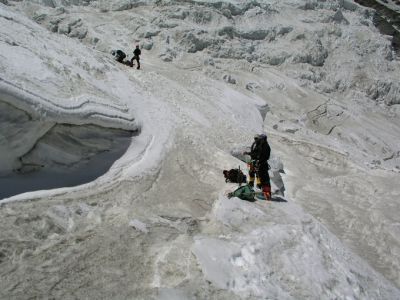 Grietas hacia CI Dhaulagiri. Nepal
