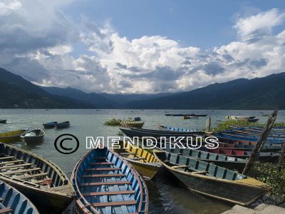 Lago de Pokhara, Nepal
