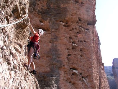 Escalando en Riglos.
Escalada de la Via Jose Antonio Sanz. 240m, Mallo Melchor Frechin, junto a Irrintzi.
Palabras clave: Riglos Luis Basarrate Guia Alta Montaña